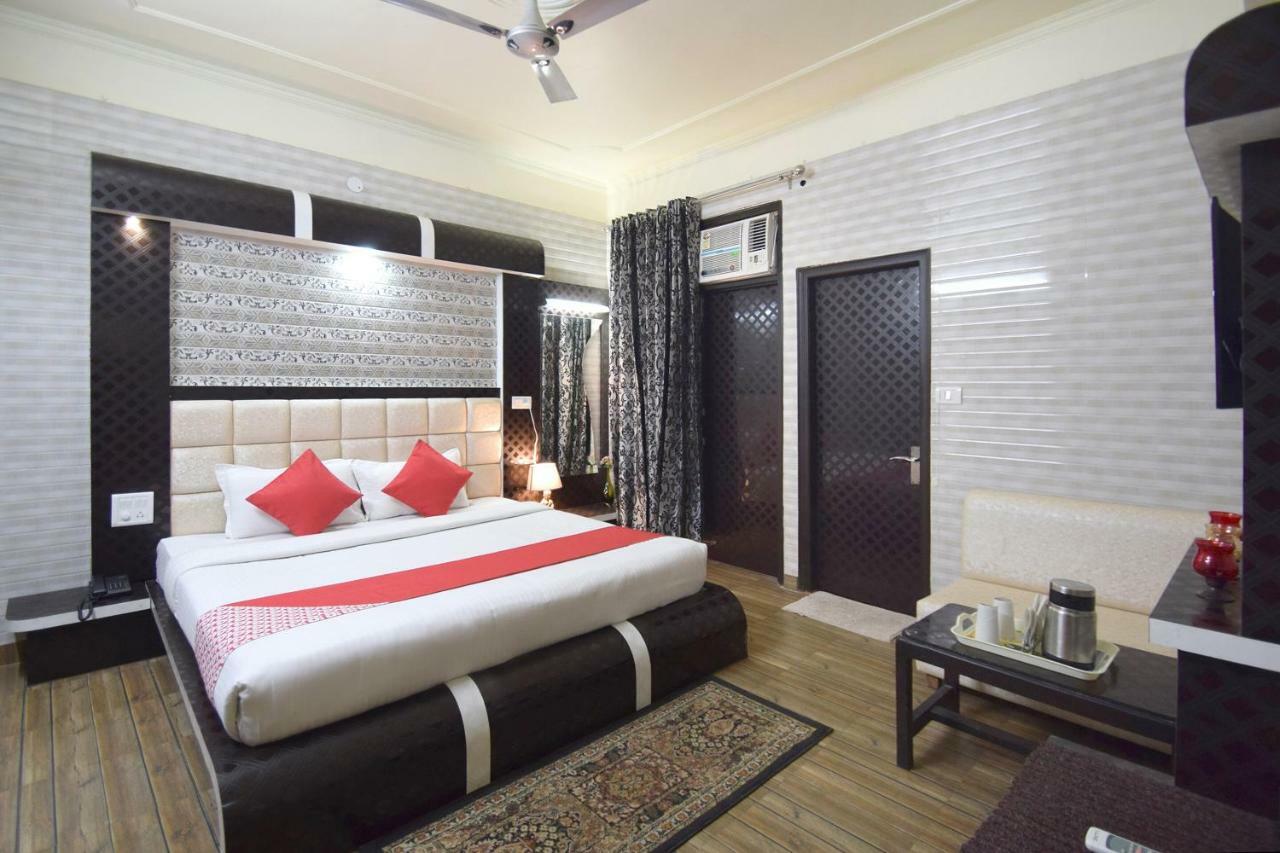 Oyo 5540 Etiler Hotel Katra  Luaran gambar