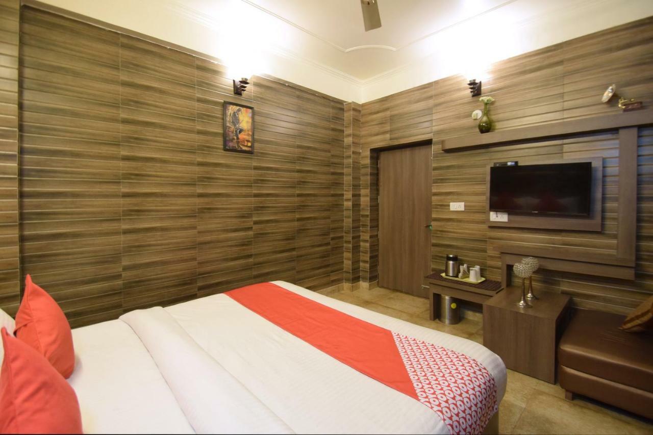 Oyo 5540 Etiler Hotel Katra  Luaran gambar