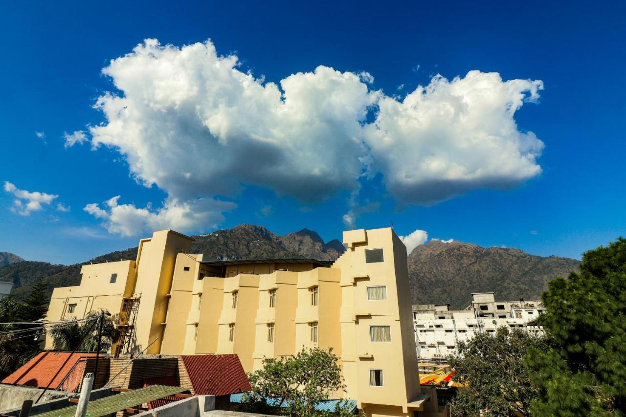 Oyo 5540 Etiler Hotel Katra  Luaran gambar